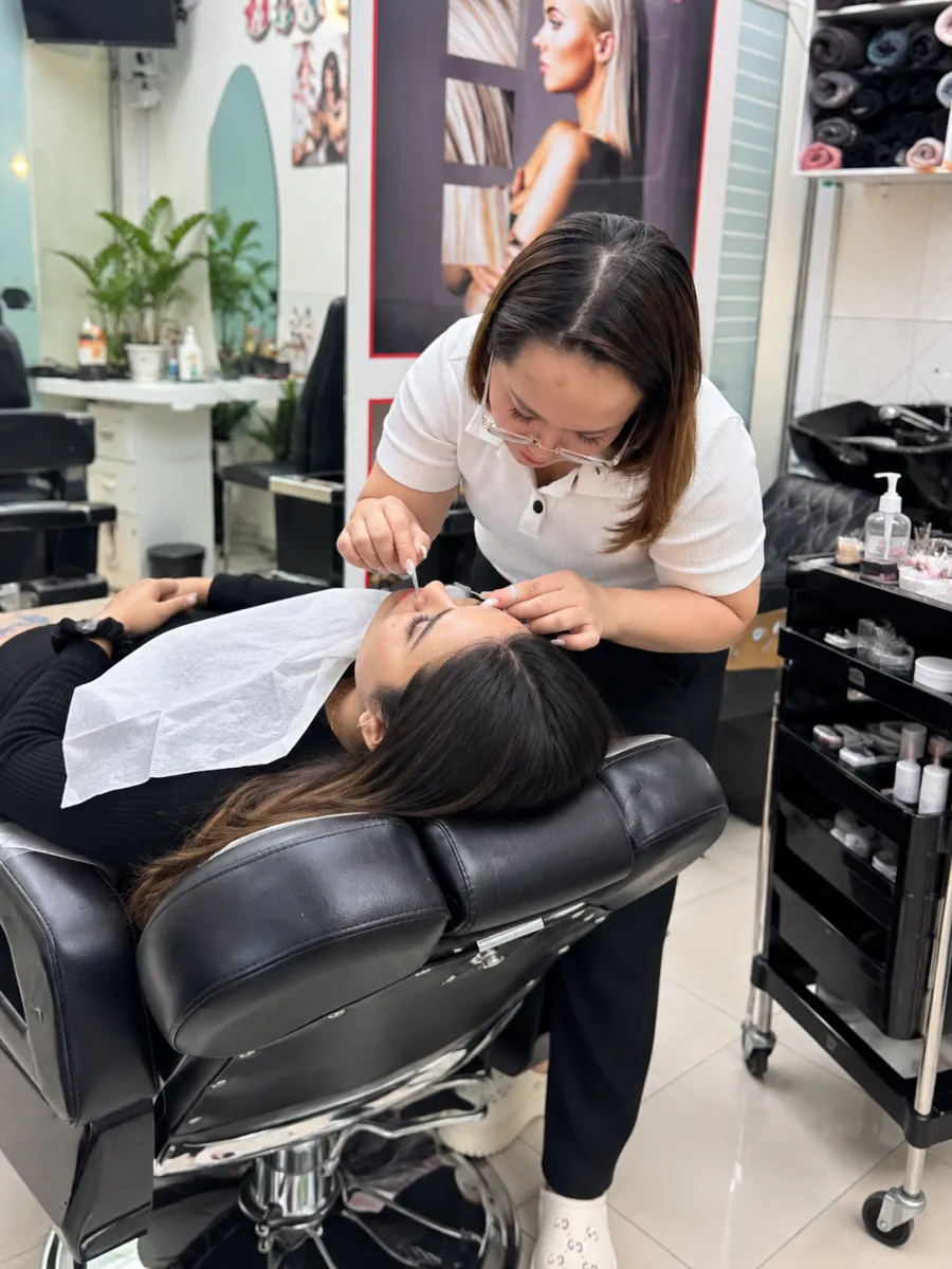 Eyebrow shaping at Hareem Hurain Ladies Salon, Dubai